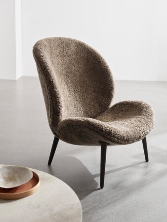 Vipp 466 Lodge loungestoel, curly amber