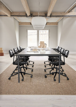 Vipp 453+ Swivel met wielen, black leather