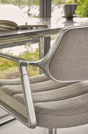 Vipp 453+ Swivel met wielen, Tide-dark sand stof