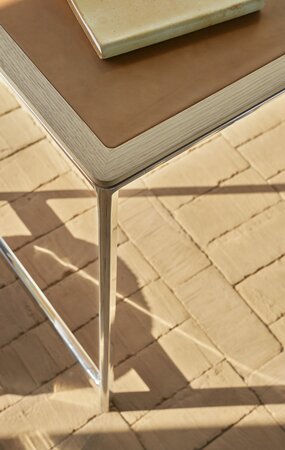 Vipp 430 Studio Desk Light oak w/camel leather