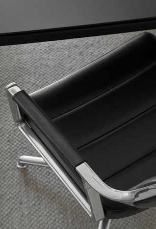 Vipp 453 Swivel met gliders, Black